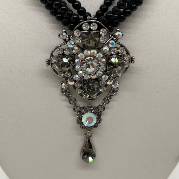 Vintage-Inspired Black Beaded Necklace With Aurora Borealis Rhinestone Pendant - Picture 5 of 13